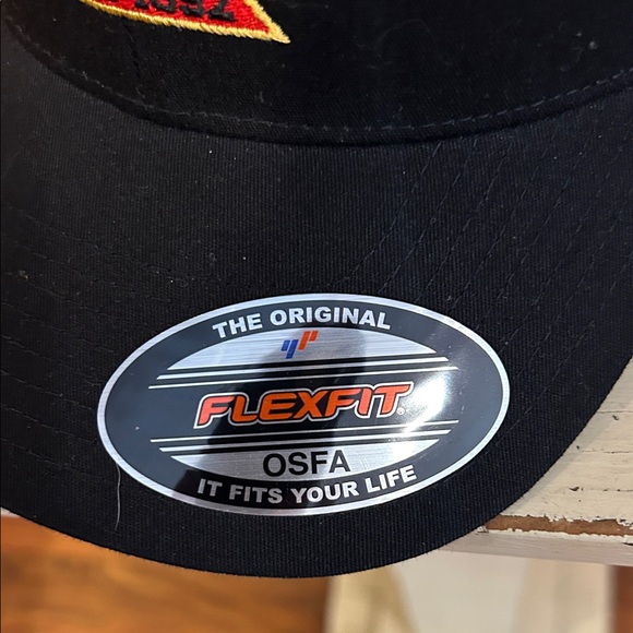 Thorogood Black Flexfit Cap - Picture 6 of 6